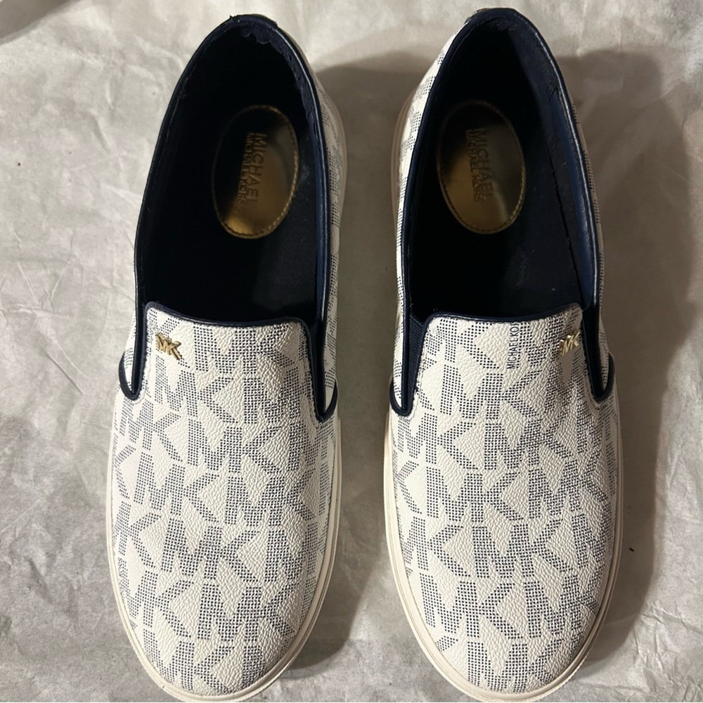 Women’s Micheal kors slip on shoes size 9.5